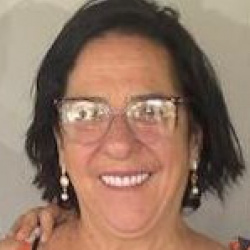 Regina Lúcia de Faria Leandro